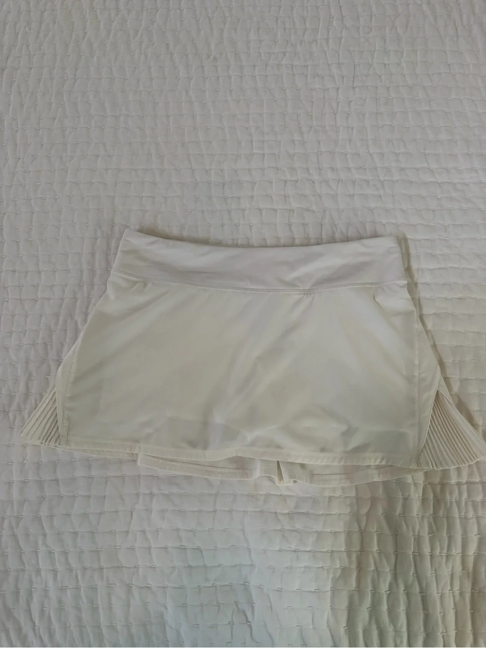 White Lululemon Play off the Pleats tennis skirt